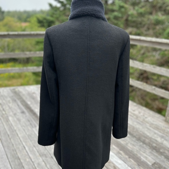 Barely worn, bought for a wedding 5 years ago but it is slightly too big. - Picture 2 of 5